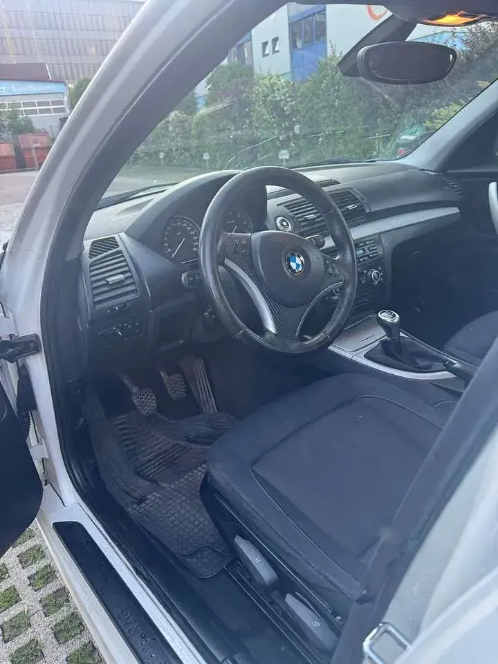 Gebraucht BMW 120 170 PS (125 kW) 2008 Weiß Kleinwagen