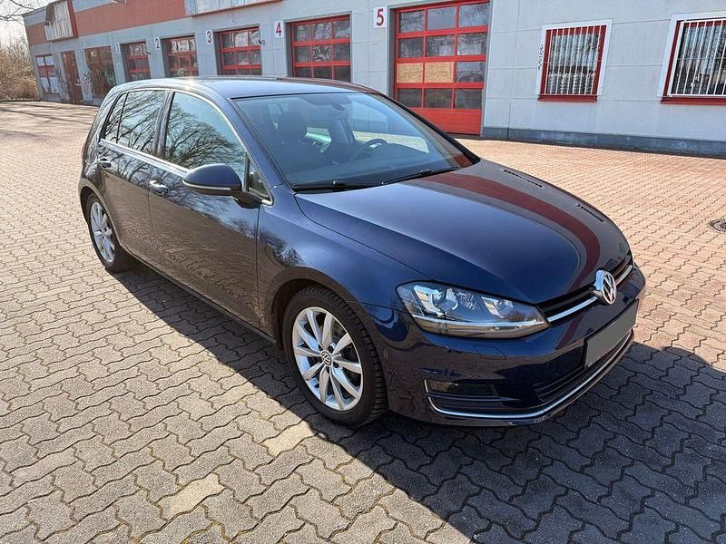 Gebraucht VW Golf VII Highline 150 PS (110 kW) 2015 Blau Limousine