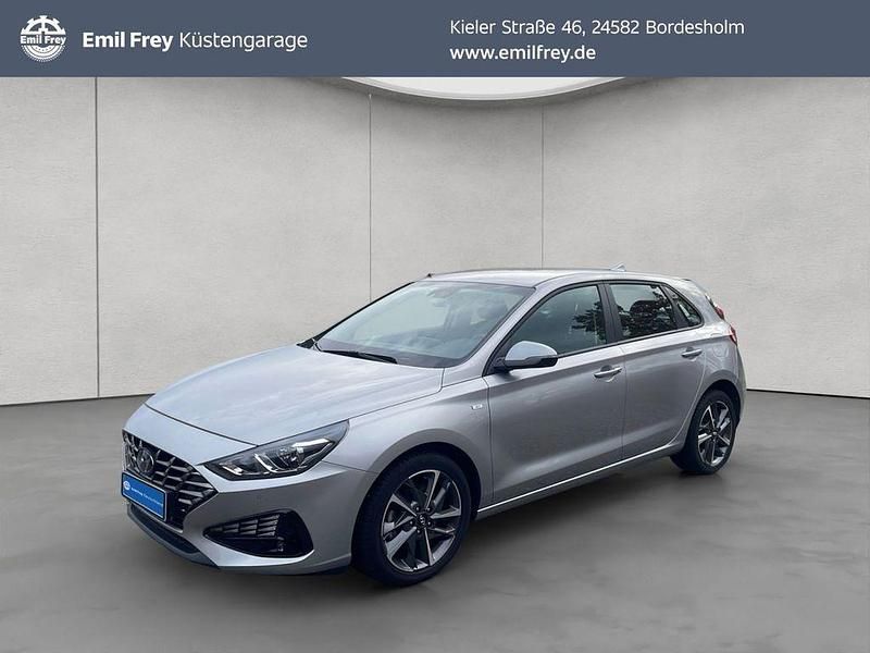 Silber Gebraucht 2023 Hyundai i30 Trend Limousine | 16.440 € (Guter Preis) - Bild 1/4