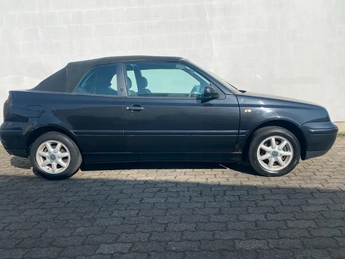 Używany VW Golf Classicline 75 KM (55 kW) 1999 Czarny Kabriolet