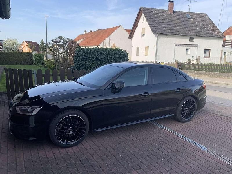 Gebraucht Audi A4 Advanced 150 PS (110 kW) 2022 Schwarz Limousine