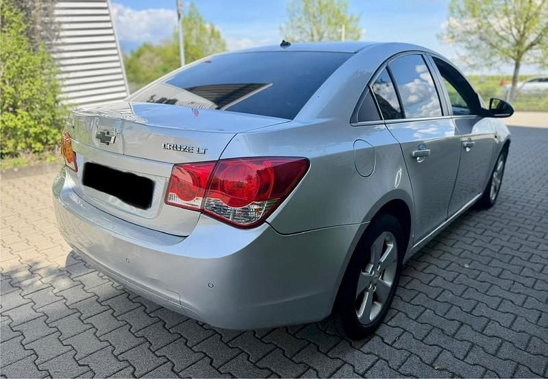Gebraucht Chevrolet Cruze 163 PS (119 kW) 2011 Silber Limousine