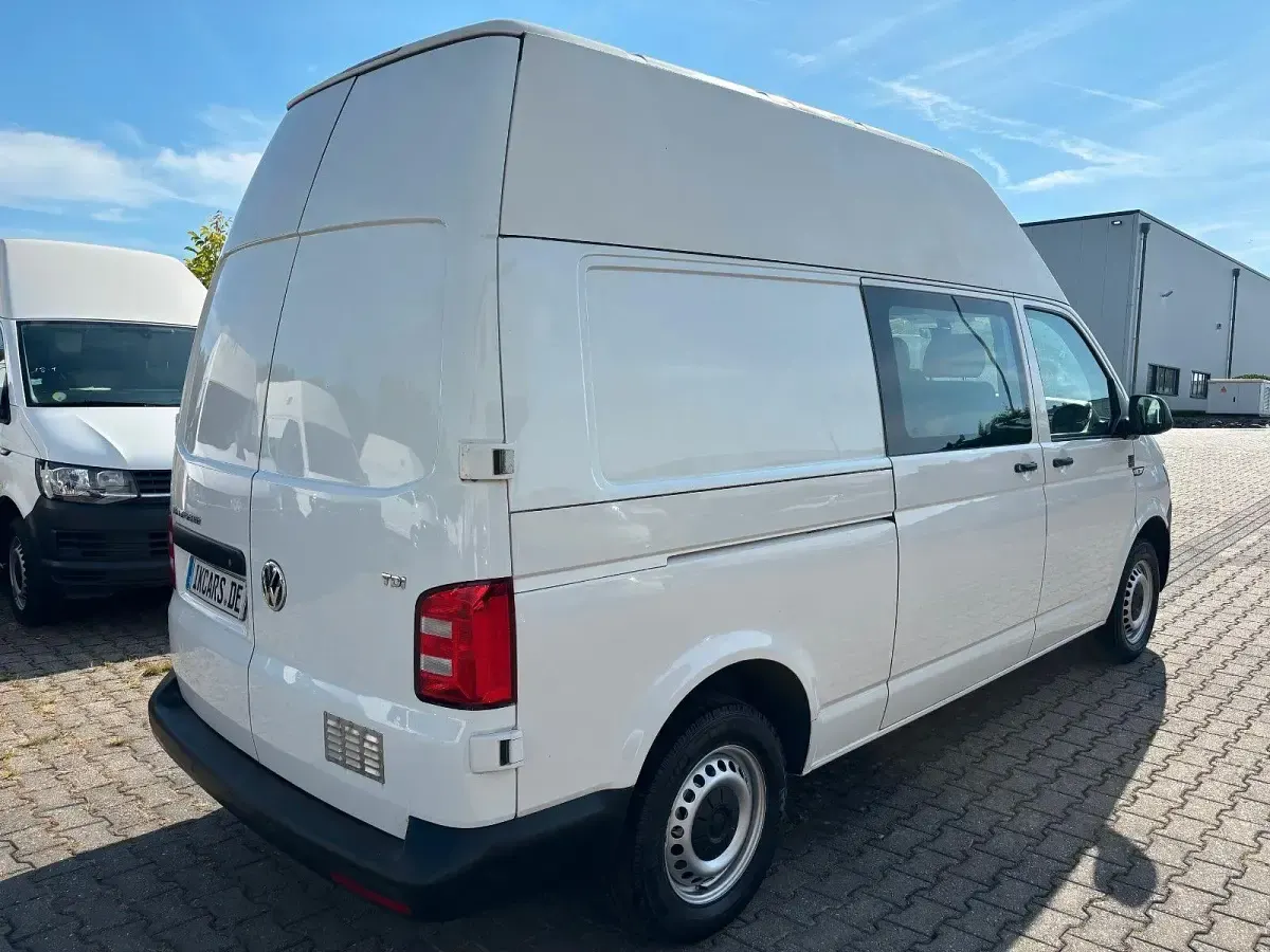 Second-hand VW Transporter 102 CP (75 kW) 2017 Alb Van