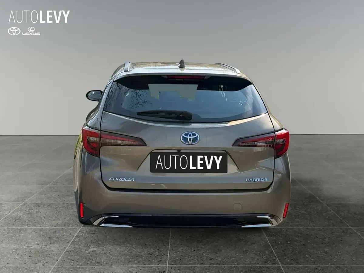 Gebraucht Toyota Corolla 140 PS (102 kW) 2023 Gold Kombi