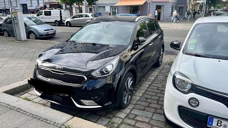 Gebraucht Kia Niro Spirit 105 PS (77 kW) 2017 Schwarz SUV
