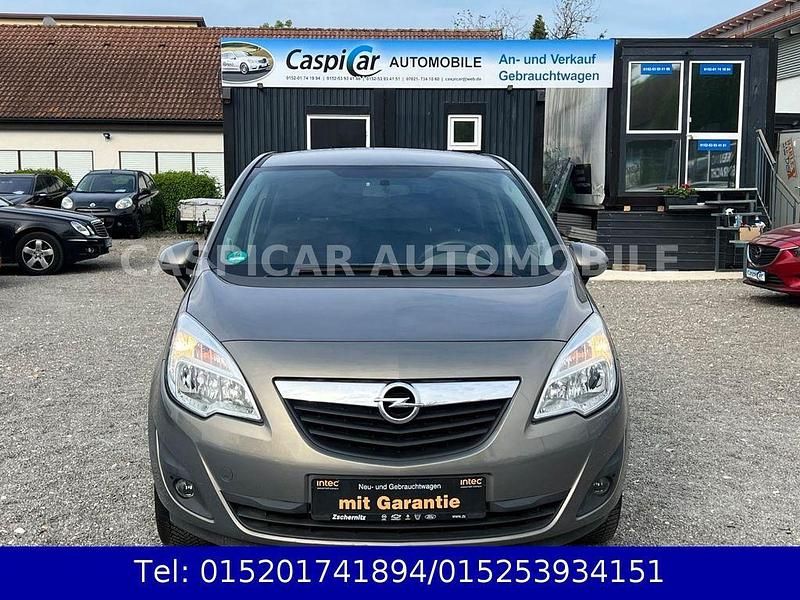 Gebraucht Opel Meriva 131 PS (96 kW) 2011 Muskat grau/muskat braun(m2) Van / Kleinbus