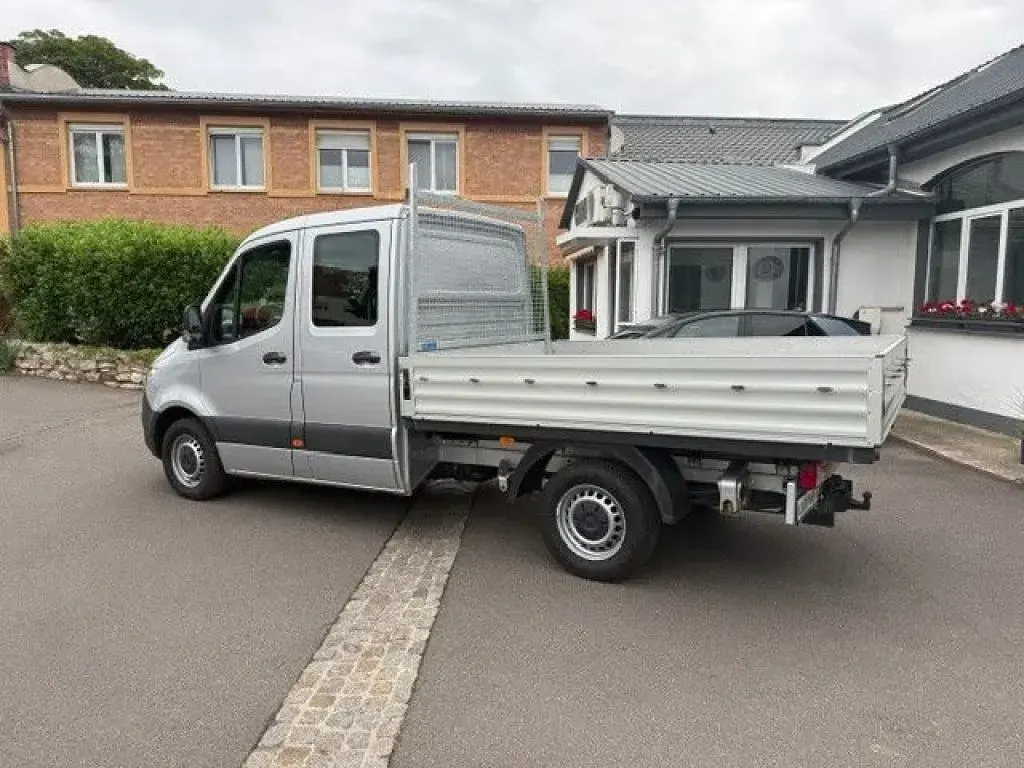 Gebraucht Mercedes Sprinter 114 PS (83 kW) 2022 Silber Van