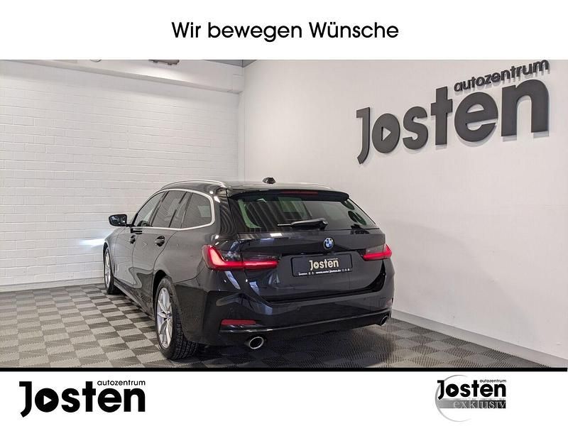 Gebraucht BMW 318 Shadowline 150 PS (110 kW) 2023 Black sapphire metallic Kombi