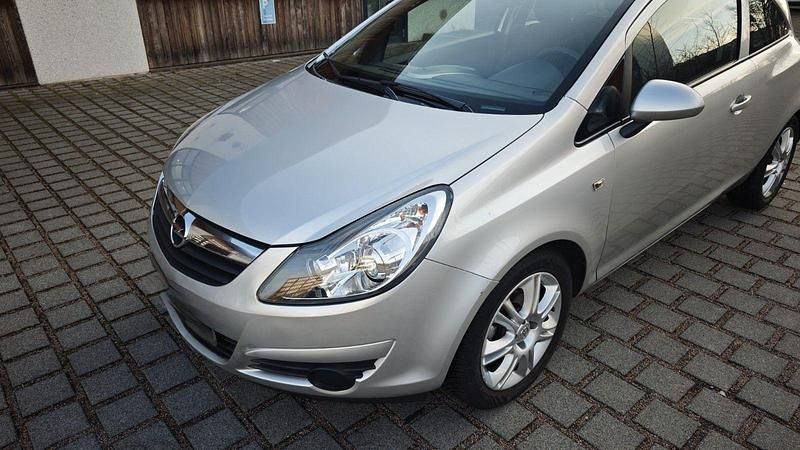 Gebraucht Opel Corsa Innovation 80 PS (58 kW) 2008 Silber Kleinwagen