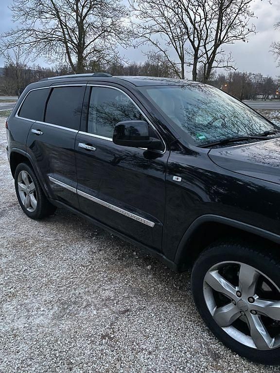 Gebraucht Jeep Grand Cherokee Overland 241 PS (177 kW) 2012 Schwarz SUV