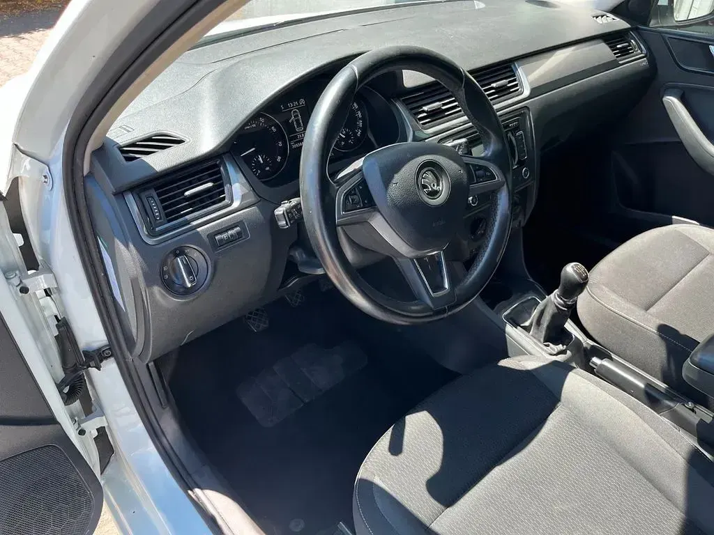 Gebraucht Skoda Rapid Drive 86 PS (63 kW) 2015 Weiß Kleinwagen