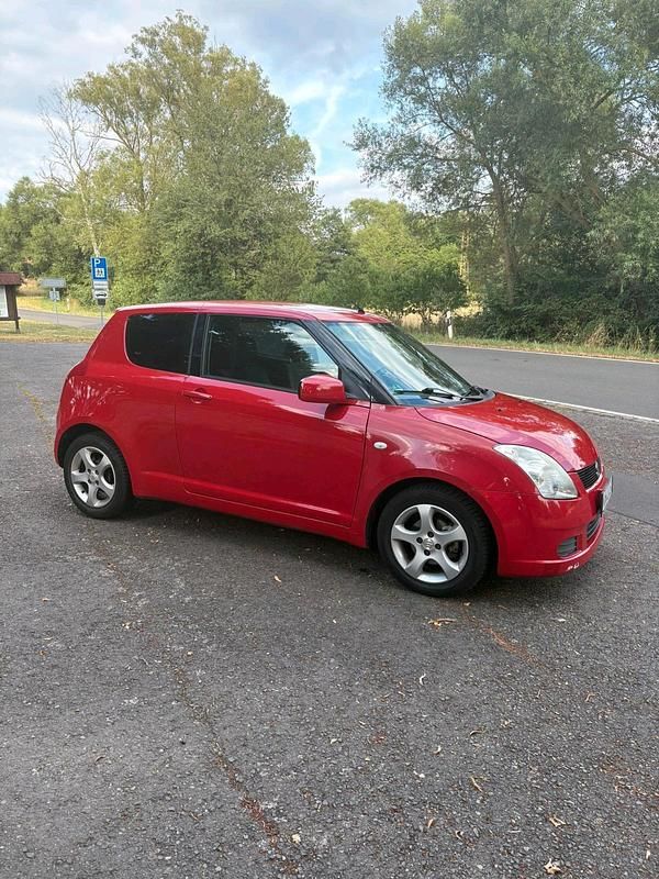 Rot Gebraucht 2006 Suzuki Swift Kleinwagen | 1.250 € (Guter Preis) - Bild 1/4