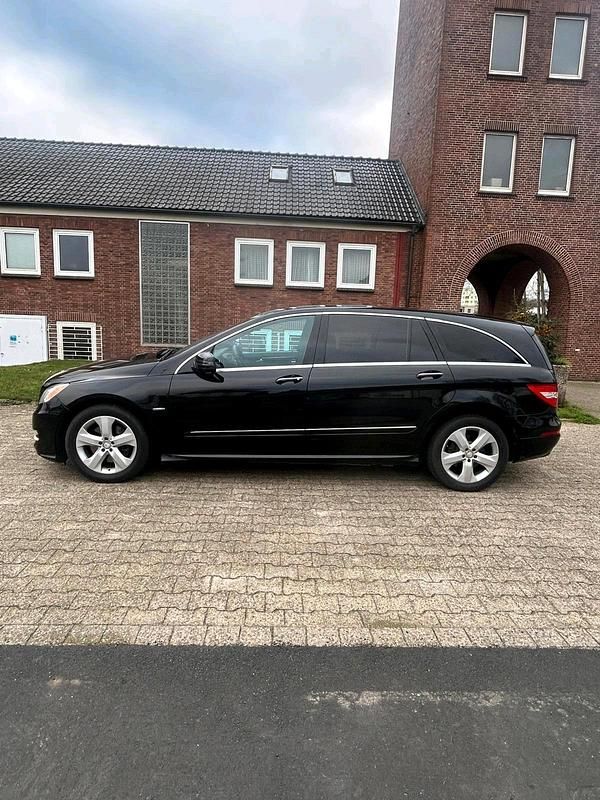 Gebraucht Mercedes R350 265 PS (194 kW) 2013 Schwarz Van / Kleinbus