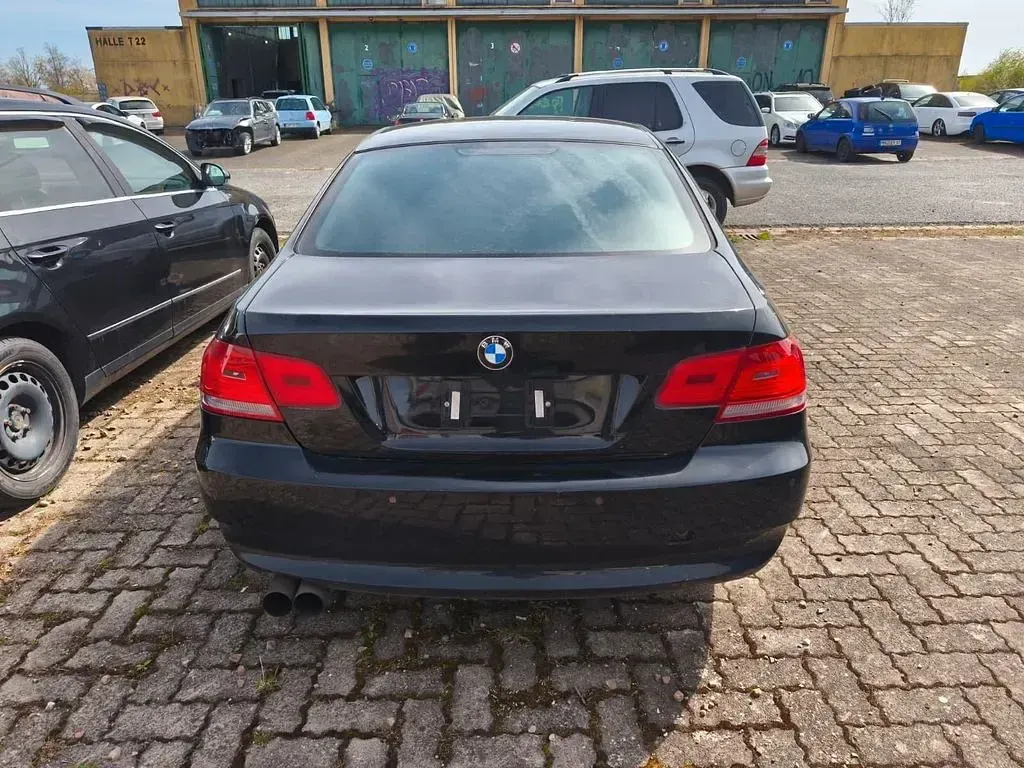 Gebraucht BMW 325 Sport Line 218 PS (160 kW) 2007 Schwarz Coupé