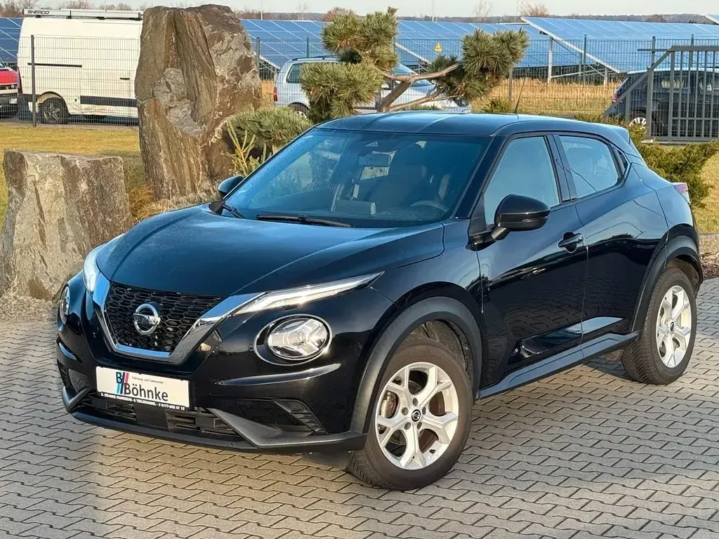 Second-hand Nissan Juke Acenta 117 CP (86 kW) 2020 Negru SUV