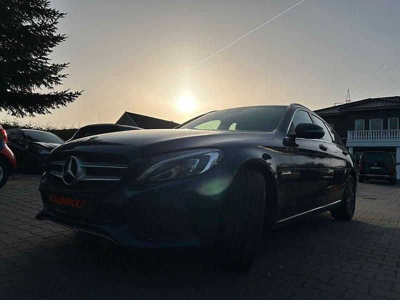 Gebraucht Mercedes C250 204 PS (150 kW) 2018 Blau Kombi