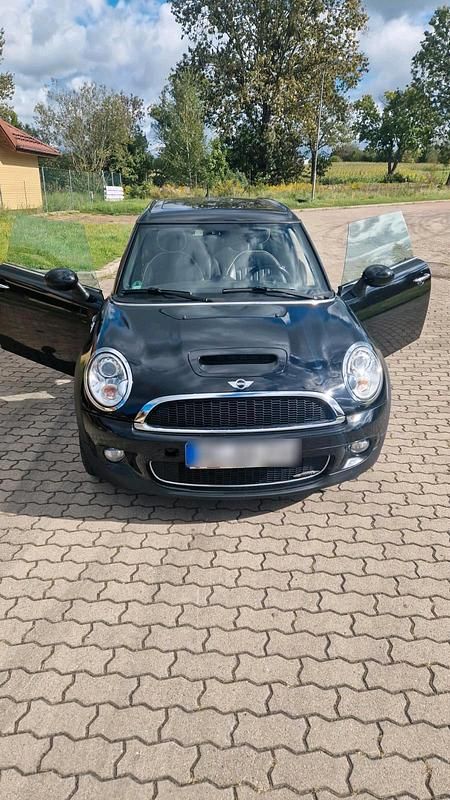 Schwarz Gebraucht 2010 Mini John Cooper Works Clubman Kombi | 7.900 € (Superpreis) - Bild 1/4
