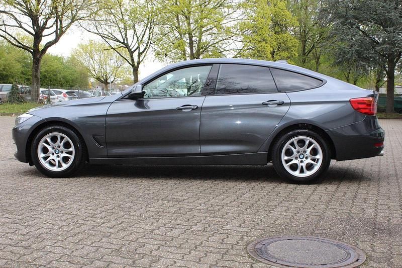 Gebraucht BMW 318 143 PS (105 kW) 2014 Grau Limousine