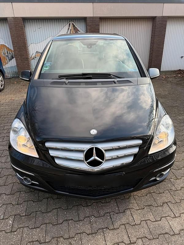Gebraucht Mercedes B180 109 PS (80 kW) 2009 Schwarz Van / Kleinbus