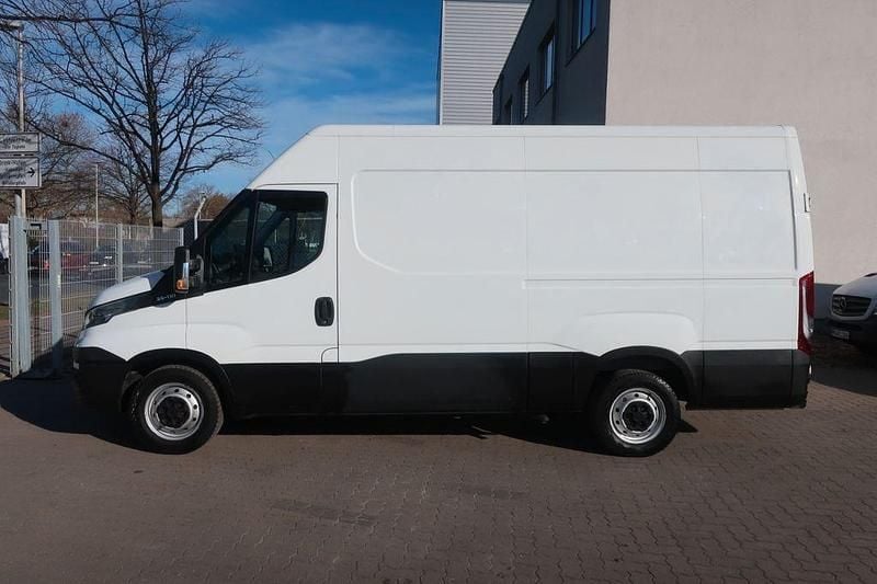 Gebraucht Iveco Daily 106 PS (77 kW) 2014 Weiß Limousine