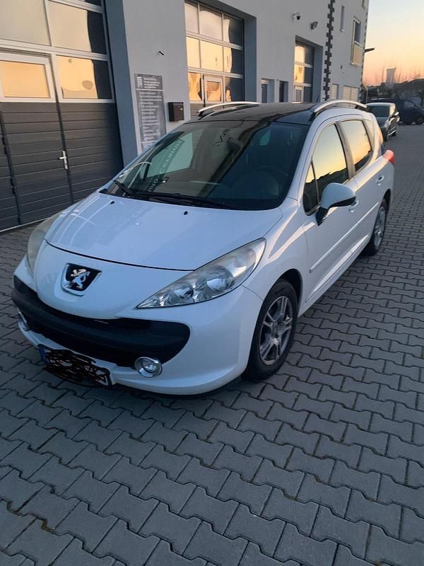 Gebraucht Peugeot 207 95 PS (69 kW) 2008 Weiß Kombi