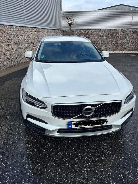 Gebraucht Volvo V90 CC Pro 190 PS (139 kW) 2018 Weiß Kombi