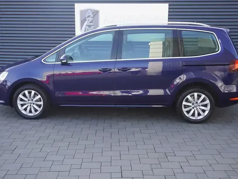 Gebraucht VW Sharan Highline 150 PS (110 kW) 2020 Blau (atlantik blue metallic) Van / Kleinbus