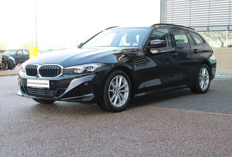 Gebraucht BMW 318 156 PS (114 kW) 2023 Schwarz uni Kombi