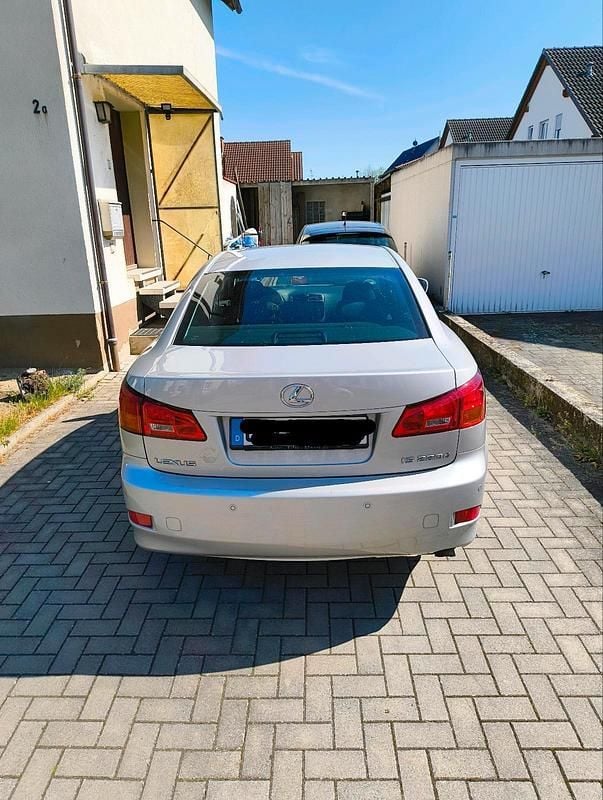 Gebraucht Lexus IS220d 177 PS (130 kW) 2007 Silber Limousine