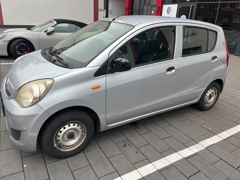 Gebraucht Daihatsu Cuore Plus 69 PS (50 kW) 2007 Silber Kleinwagen