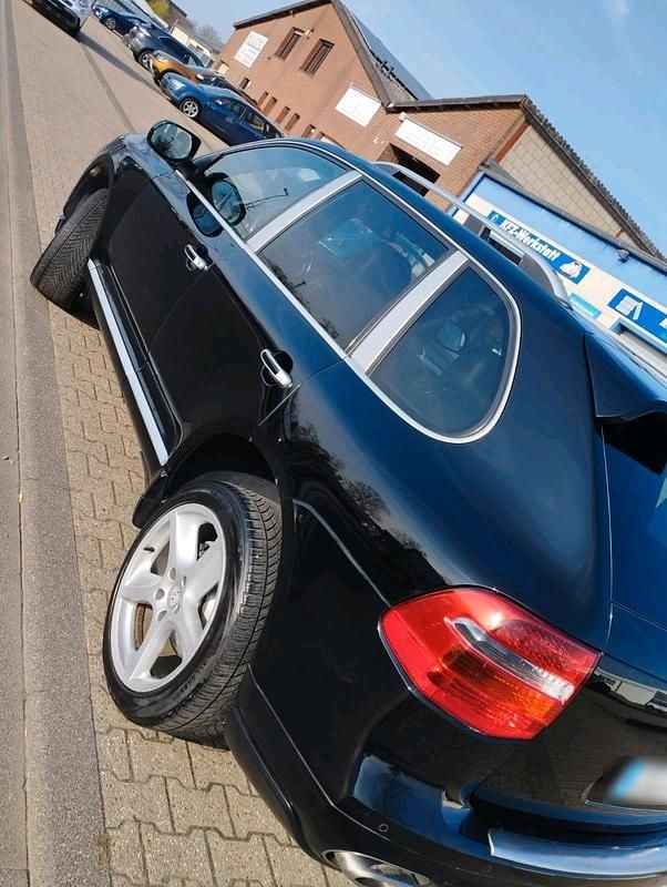 Gebraucht Porsche Cayenne 239 PS (175 kW) 2010 Schwarz SUV