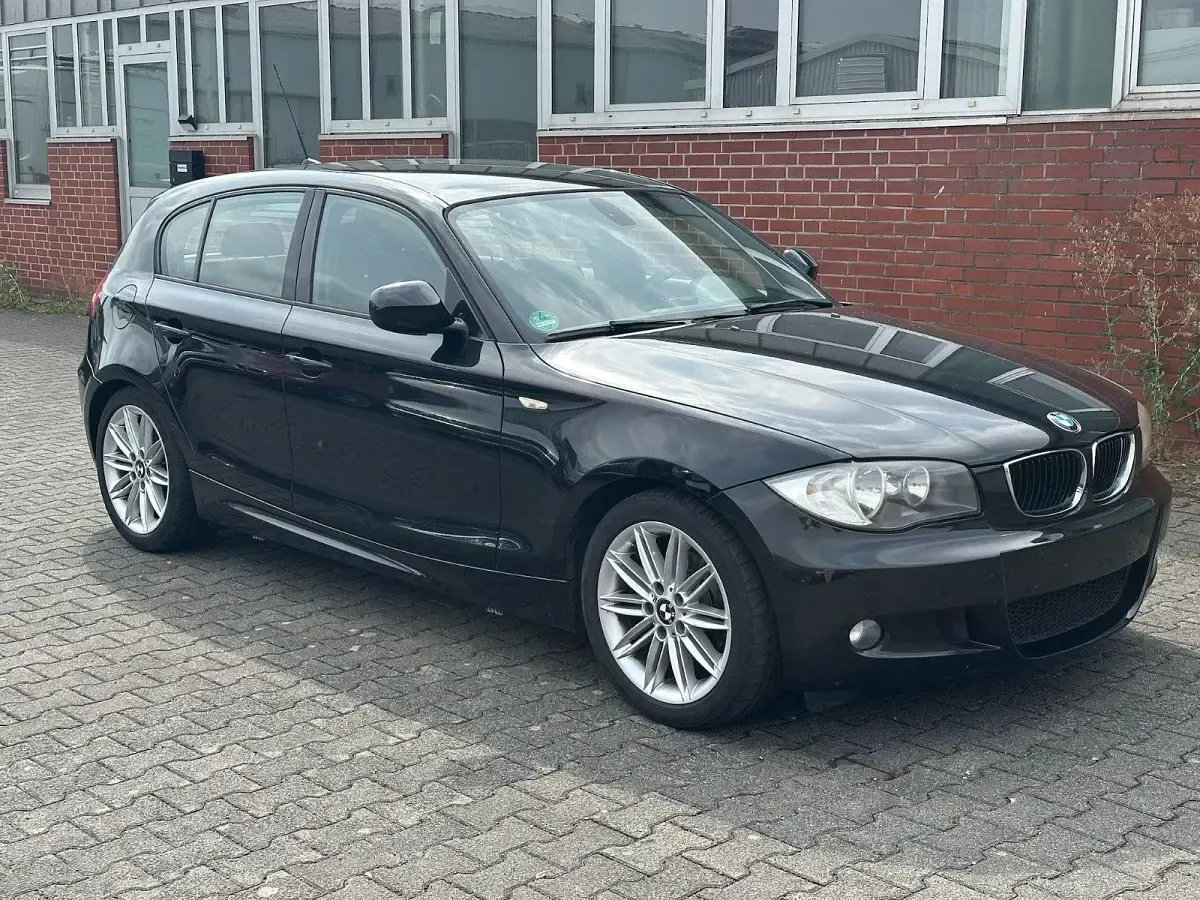 Gebraucht BMW 116 M Sport 122 PS (89 kW) 2011 Schwarz Kleinwagen