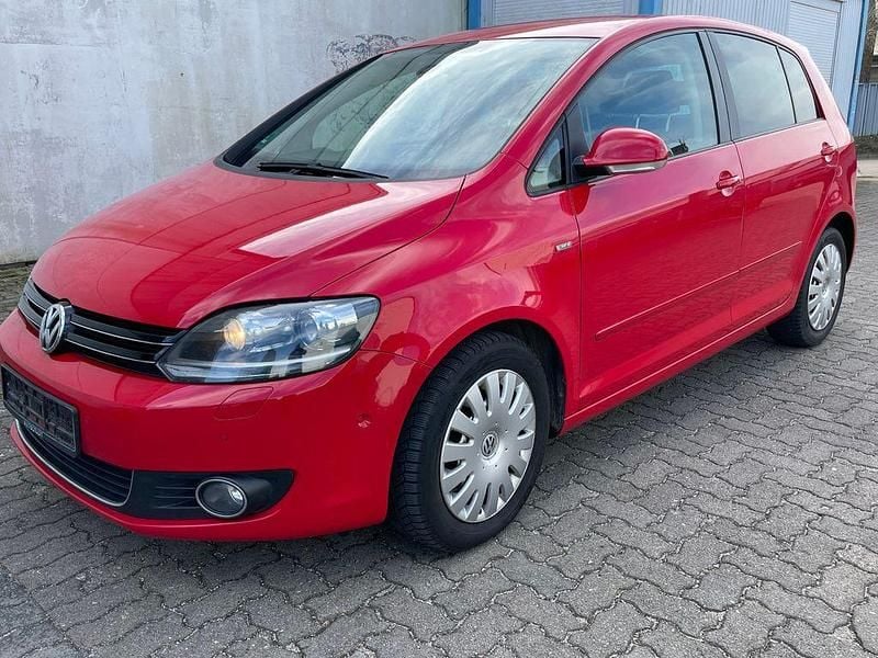 Gebraucht VW Golf VII Life 105 PS (77 kW) 2013 Rot Limousine