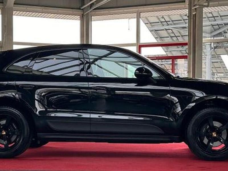 Gebraucht Porsche Macan 245 PS (180 kW) 2021 Schwarz SUV