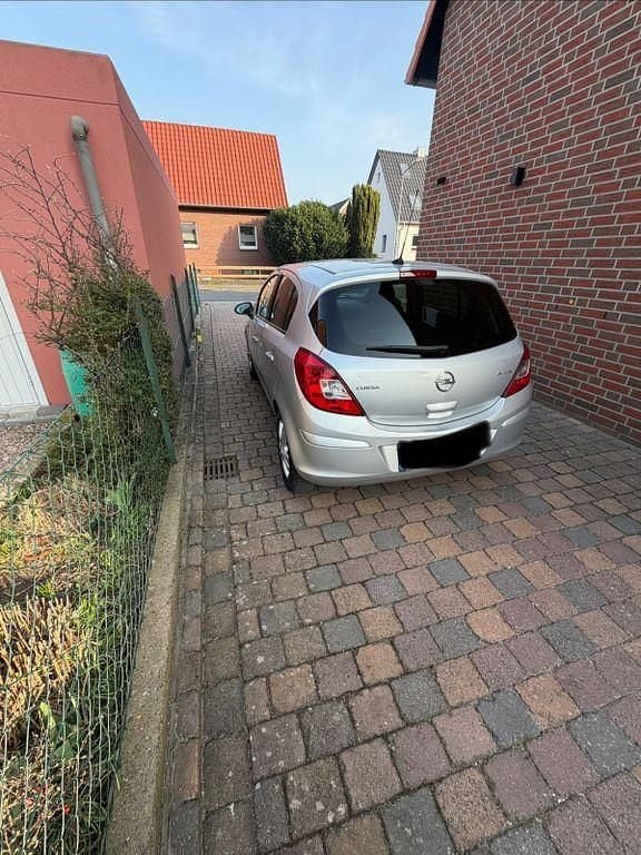 Gebraucht Opel Corsa Edition 75 PS (55 kW) 2013 Silber Kleinwagen