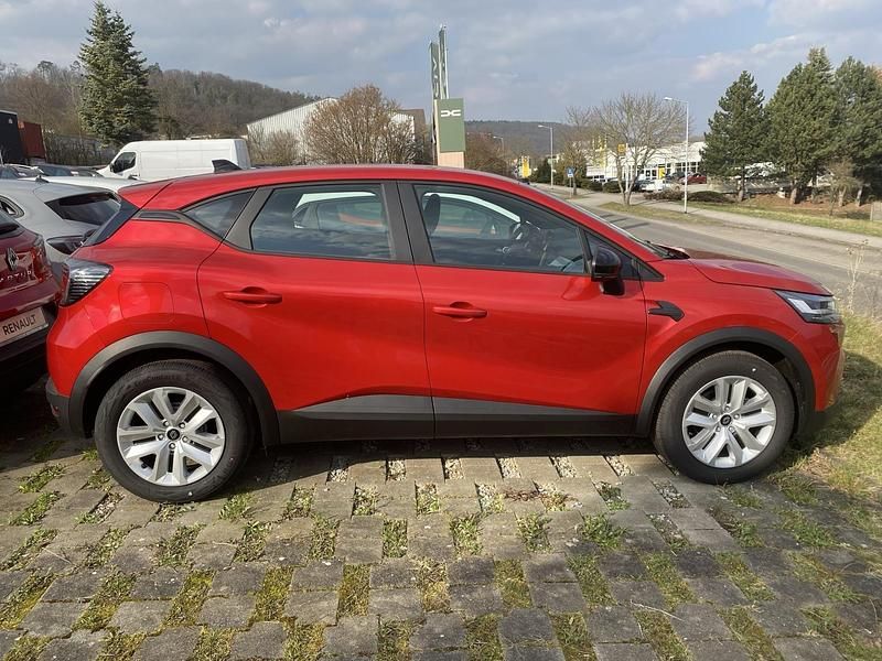 Second-hand Renault Captur Evolution 91 CP (66 kW) 2024 Roșu SUV