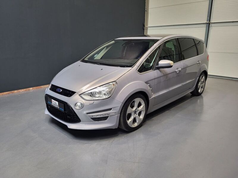 Grau Gebraucht 2014 Ford S-MAX Titanium S Van / Kleinbus | 13.950 € (Teuer) - Bild 1/4