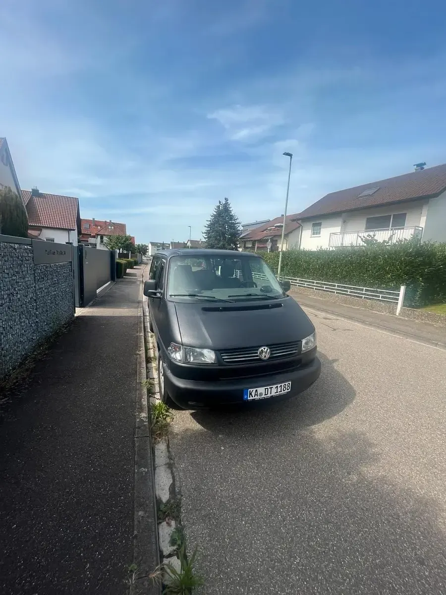 Gebraucht VW Multivan 78 PS (57 kW) 1996 Schwarz Van / Kleinbus
