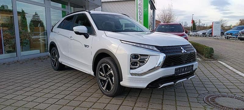 Gebraucht Mitsubishi Eclipse Cross Select 188 PS (138 kW) 2024 Weiß SUV