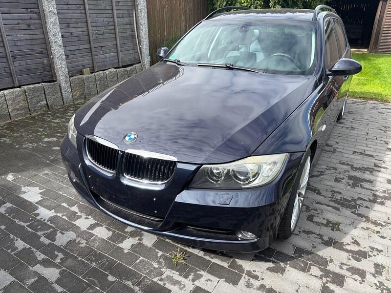 Second-hand BMW 320 Performance 177 CP (130 kW) 2007 Albastru Break