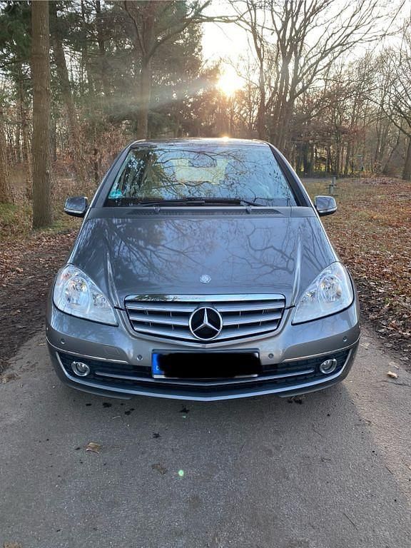 Gebraucht Mercedes A150 95 PS (69 kW) 2011 Grau Limousine
