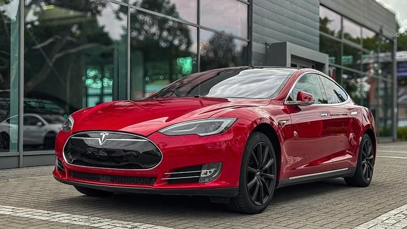 Gebraucht Tesla Model S 269 kW (367 PS) 2014 Rot Kleinwagen