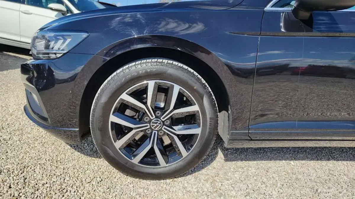 Gebraucht VW Passat Business 122 PS (89 kW) 2021 Schwarz Kombi