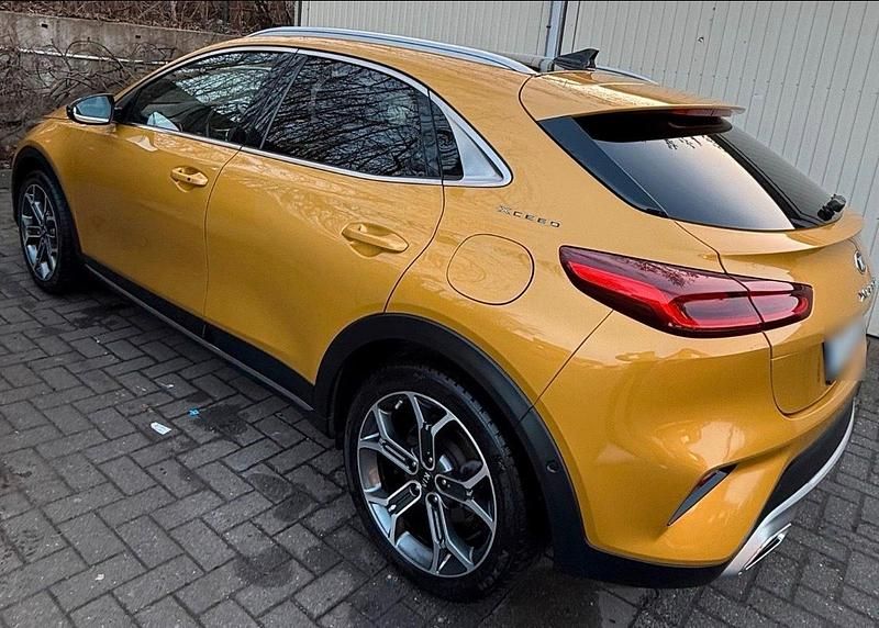 Gebraucht Kia XCeed 140 PS (102 kW) 2019 Gold SUV