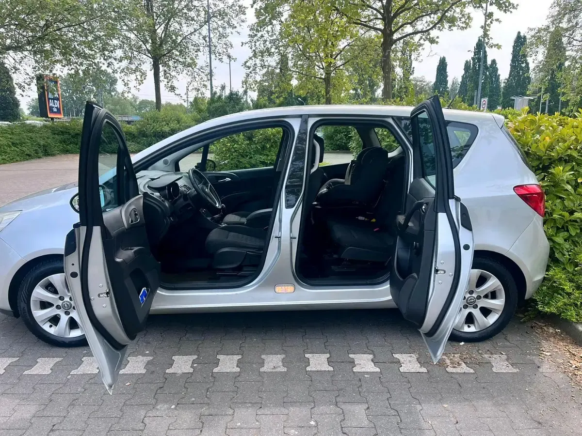 Używany Opel Meriva Active 120 KM (88 kW) 2013 Szary Minivan
