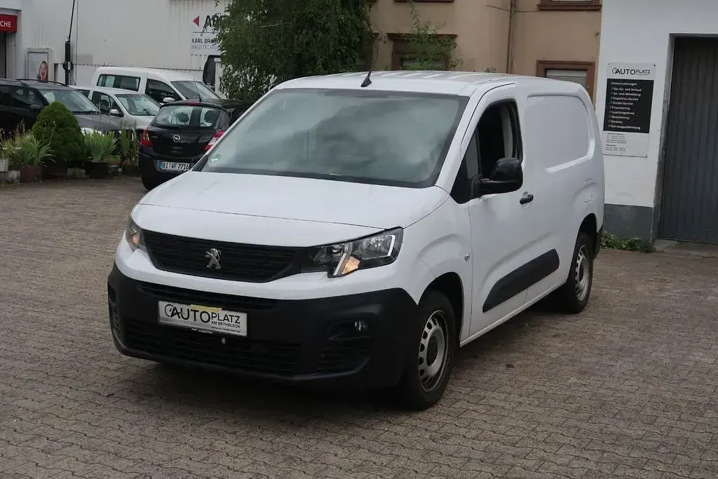 Gebraucht Peugeot Partner Premium 131 PS (96 kW) 2023 Weiß Van / Kleinbus