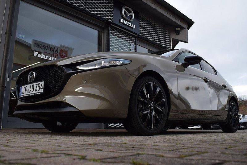 Neu Mazda 3 Nagisa 140 PS (102 kW) 2025 Blau Limousine