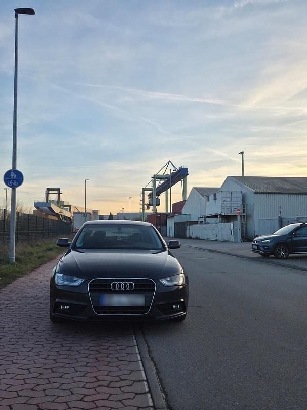 Gebraucht Audi A4 170 PS (125 kW) 2012 Grau Limousine