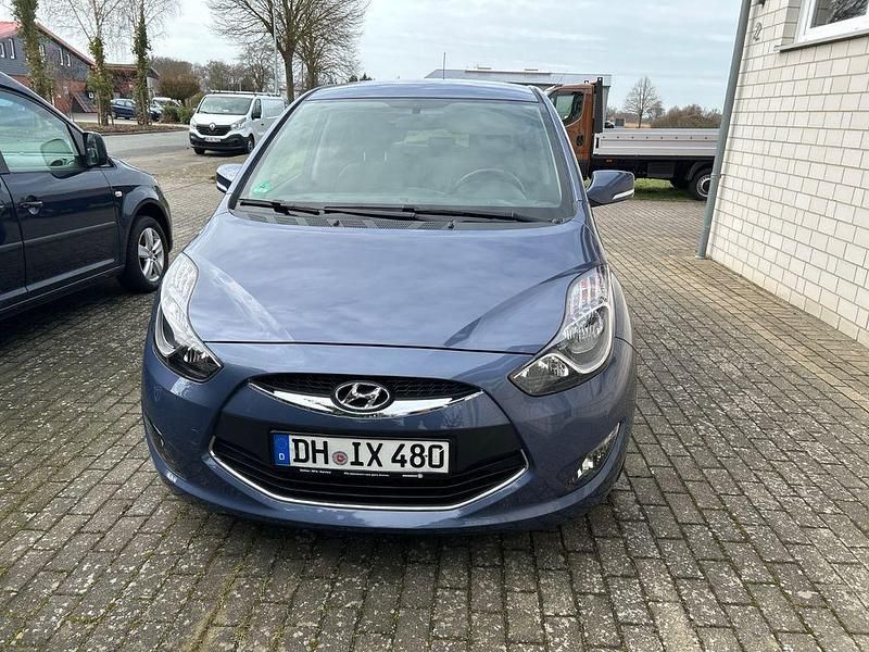 Gebraucht Hyundai ix20 Edition 125 PS (91 kW) 2014 Blau Kleinwagen