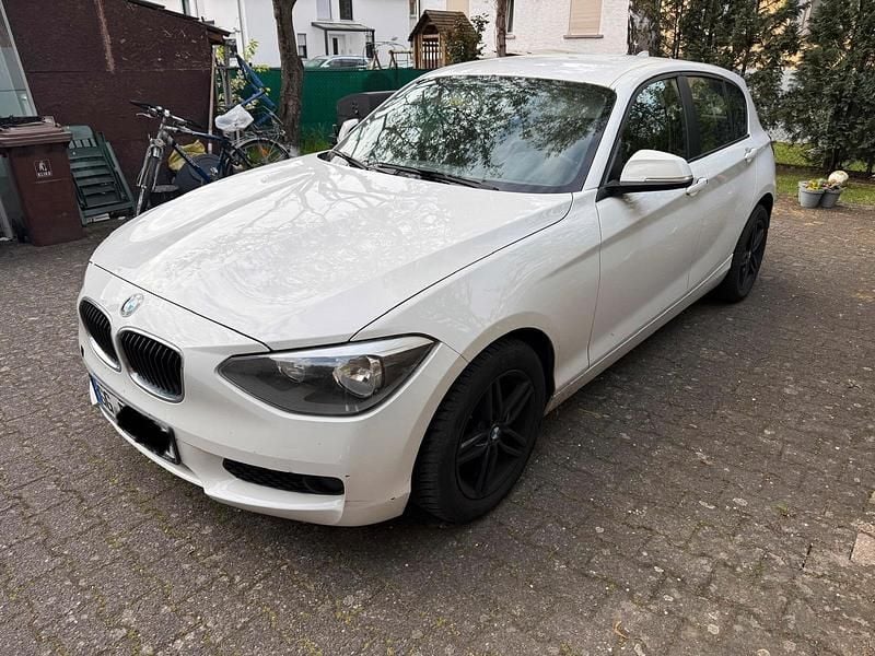 Gebraucht BMW 114 102 PS (75 kW) 2015 Weiß Kleinwagen